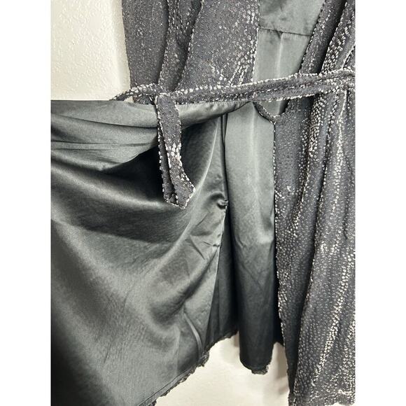 Modcloth Womens Wrap Dress Gray Velvet Long Sleeve V-Neck Size Medium - Picture 10 of 10